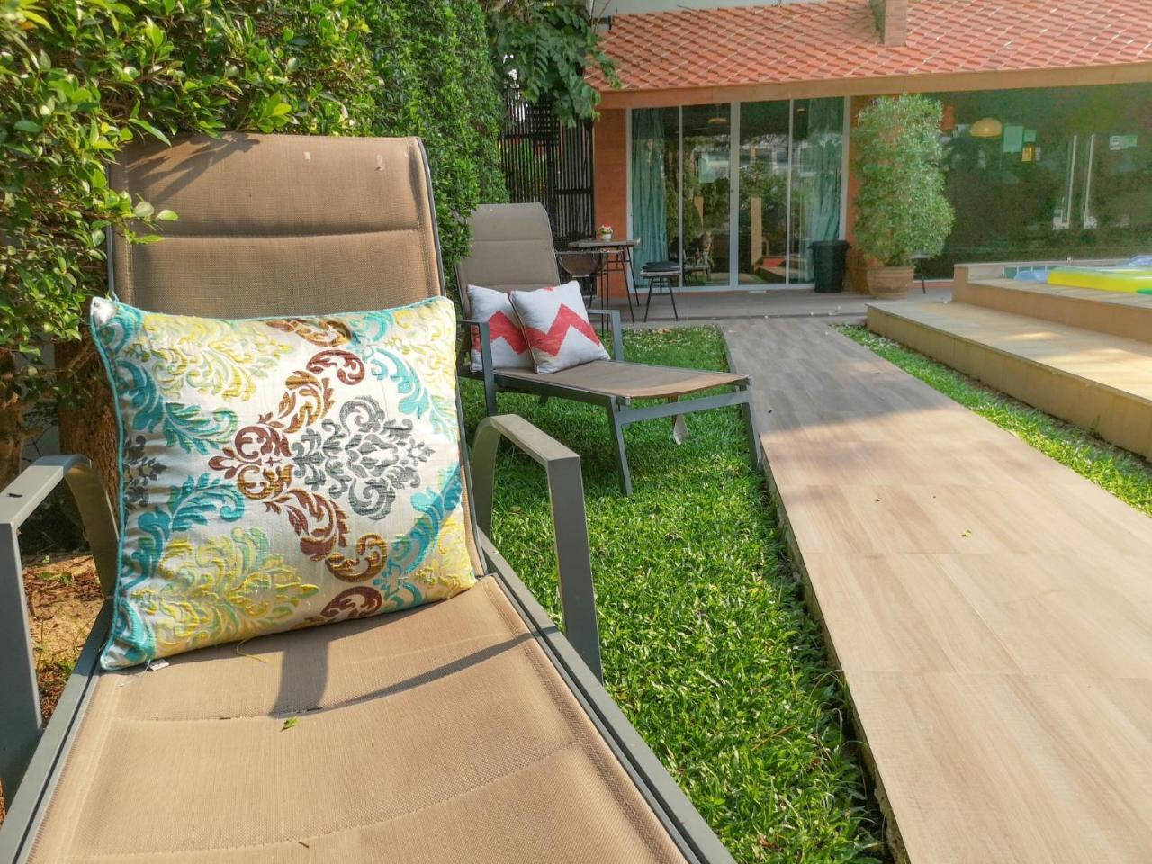 ตำหนักวิลล่า 10 ห้องนอน พร้อมสระว่ายน้ำส่วนตัว Ban Nong Tabaek Exterior photo